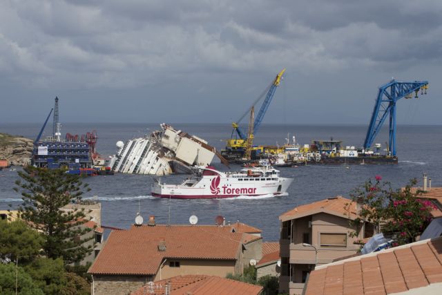 Αρχίζει τη Δευτέρα η επιχείρηση ανέλκυσης του Costa Concordia